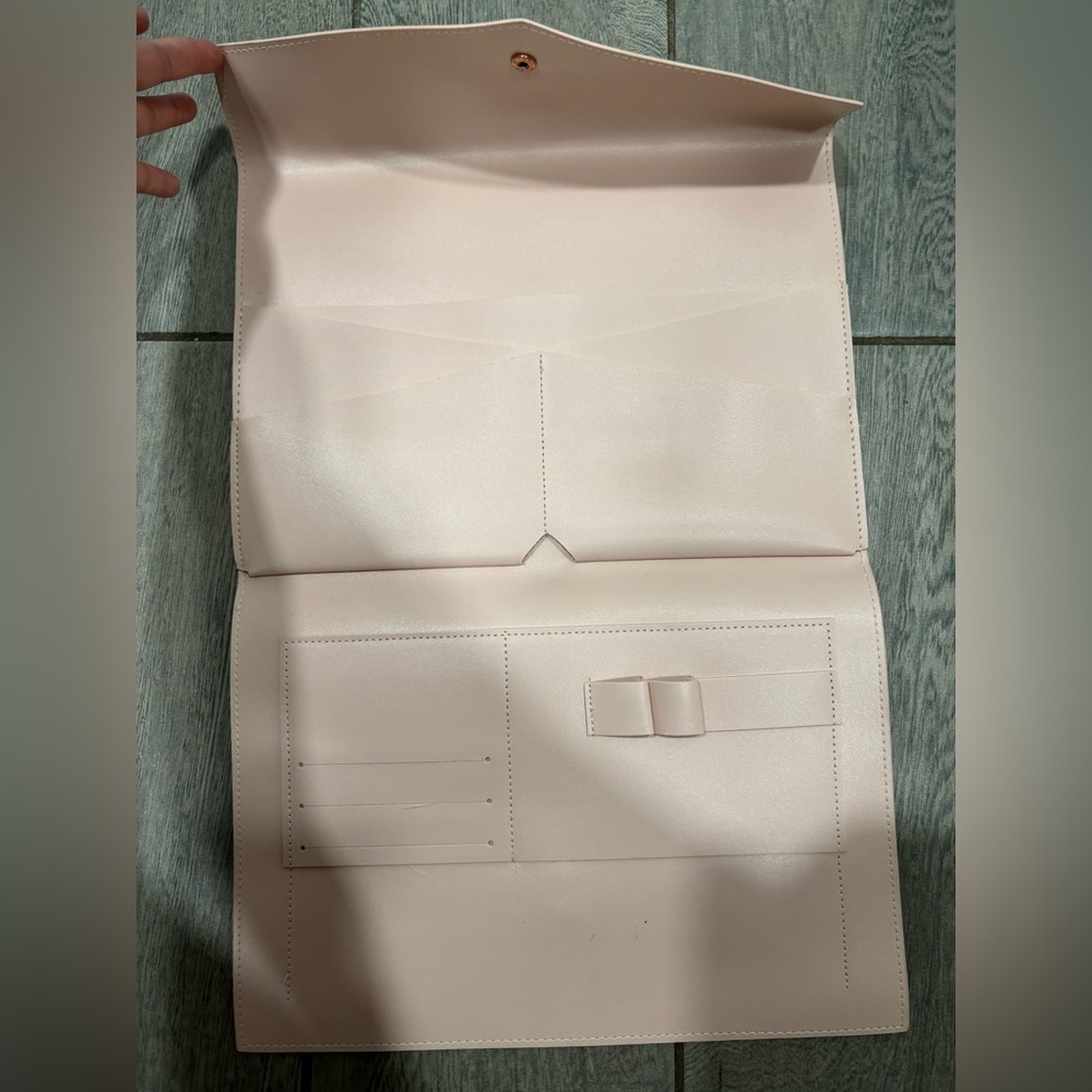 Glass Ladder and Co The Megan Portfolio Clutch Organizer Baby Pink - Picture 6 of 7